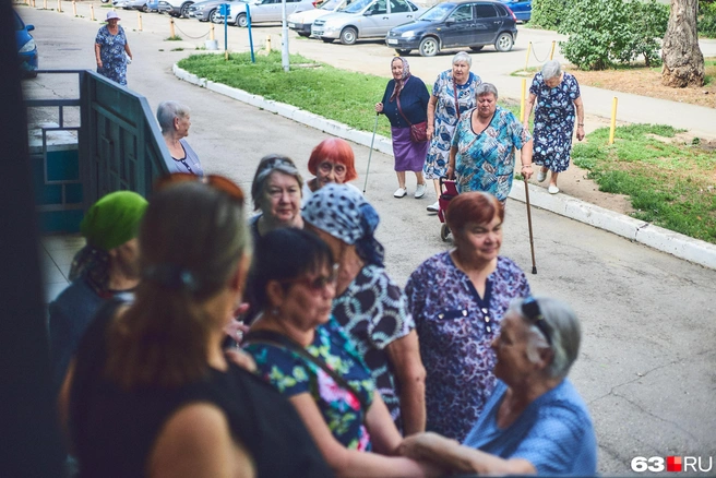 Нет, это не общий сбор у поликлиники | Источник: Роман Данилкин / 63.RU