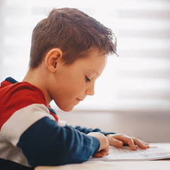 Скорочтение для детей: можно ли научить малыша читать быстро