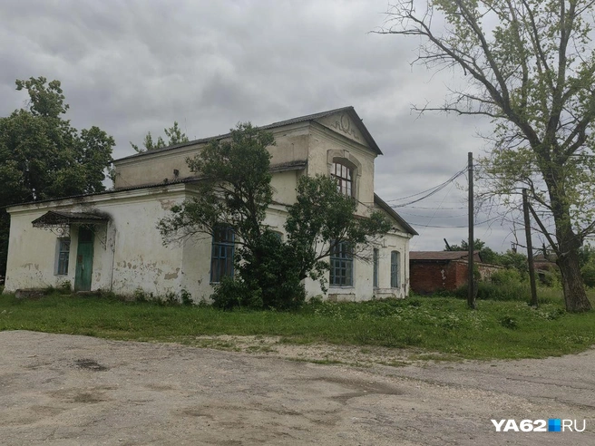 Здания выглядят крайне неухоженными | Источник: Кристина Мельникова / YA62.RU