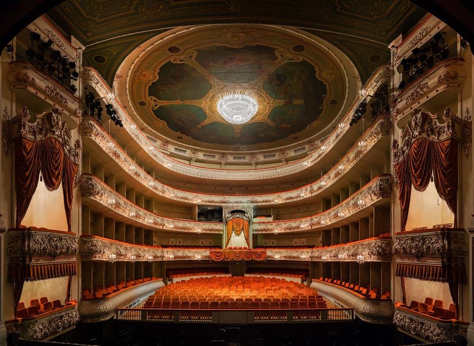 В Михайловском театре появились кресла Poltrona Frau (фото 0) | Источник: валерий петров