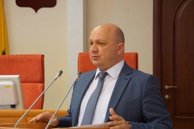 Экс-директора департамента в Ярославле обвинили во взятке