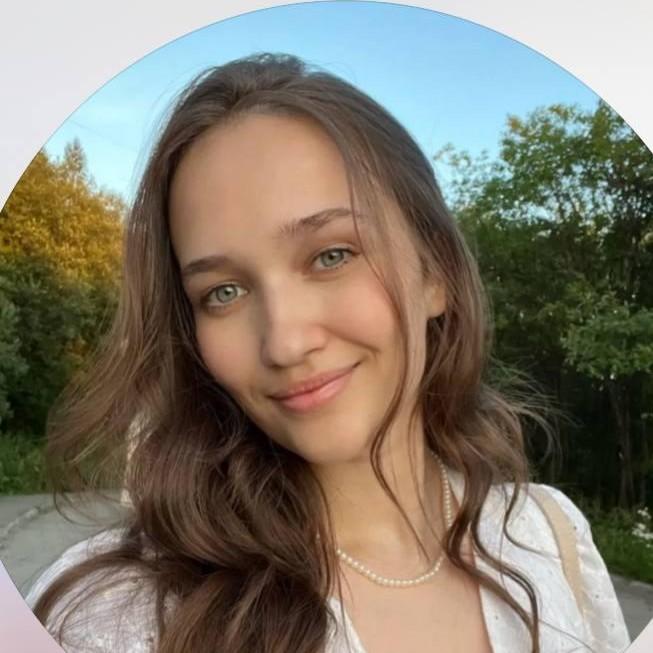 <p>Юлия Симонова</p>