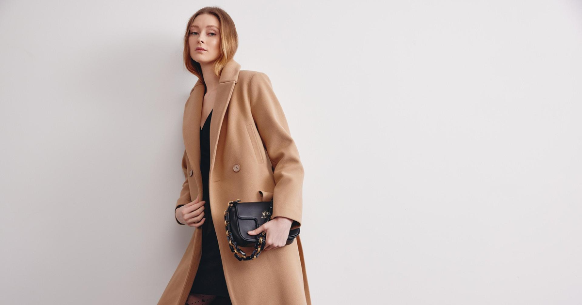 Ищу пальто. Пальто халат massimo Dutti. Массимо дутти интернет. Платье Массимо дутти. Массимо дутти образы осень.