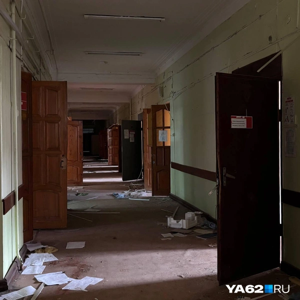 В целом днем не так страшно. Но учтите, что на первом этаже будет темно и жутко | Источник: Виктория Улитова / YA62.RU