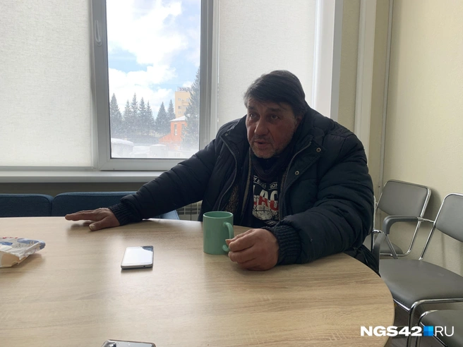 Адик верит, что когда-нибудь еще сможет обнять сыновей | Источник: Татьяна Ирискина / NGS42.RU
