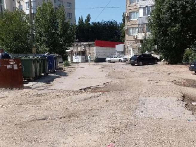 Этот полигон для внедорожников называется внутриквартальной дорогой | Источник: Светлана Светлова