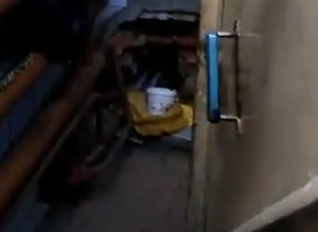 Разруху в туалете рязанского хлебозавода сняли на видео | ya62.ru