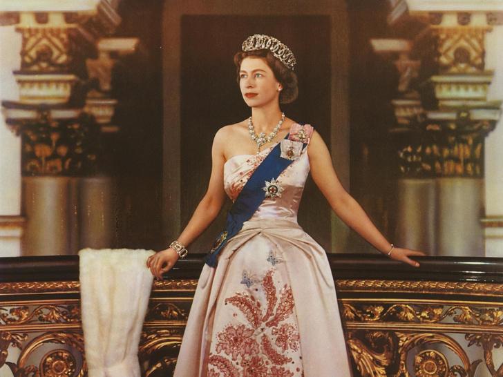 Год без Елизаветы: чем жила королевская семья