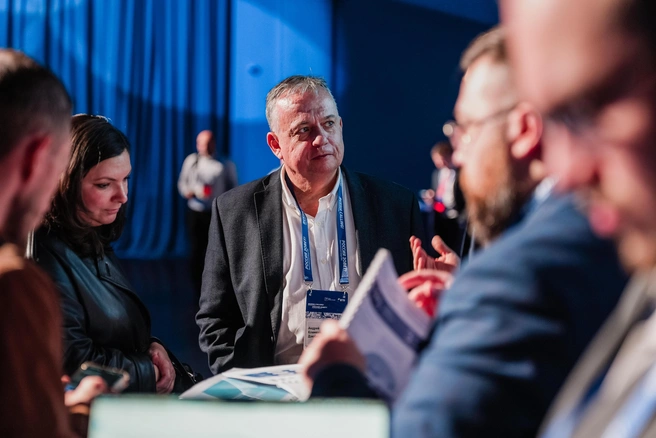 Участники вели открытый диалог с представителями компаний, которые делились своими кейсами | Источник: ВТБ