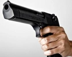 Конфликт между двумя мужчинами в уярской школе закончился стрельбой | ngs24.ru