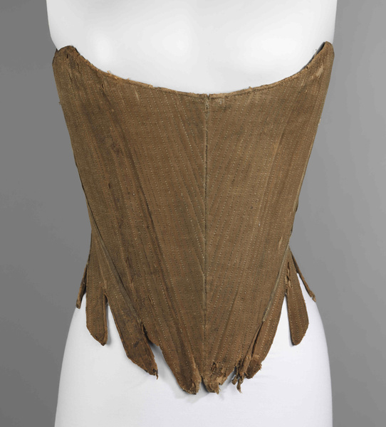 Беспощадная мода: 5 жутких последствий ношения корсета в Средневековье