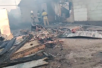 Пожар в Кваркенском районе: два дома сгорели, 42 эвакуированы