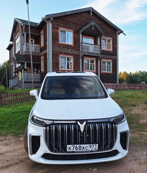 Что собой представляет люксовый китайский микроавтобус Voyah Dream за 10 миллионов рублей