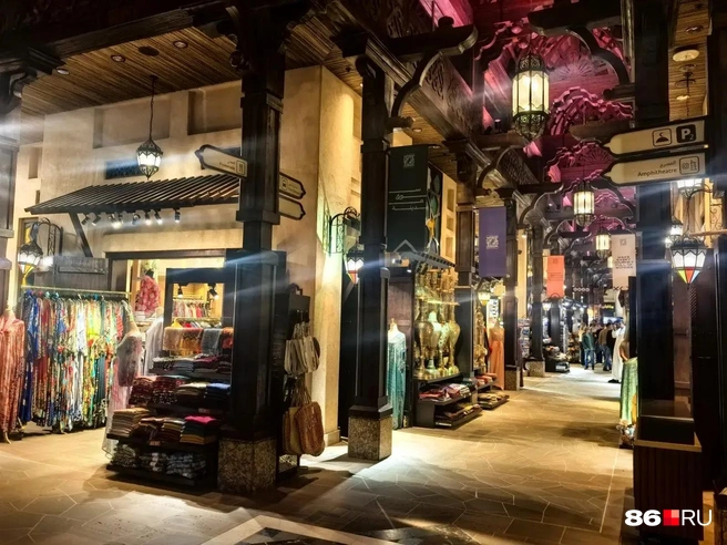 В районе Madinat Jumeirah вы найдете настоящий восточный рынок | Источник: Анастасия Шевякова / 86.RU