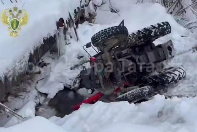 In Kazan, Tractor Fatally Crushes Worker Standing Nearby
