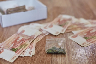 Drug dealing scheme leads to 9-year prison term for woman