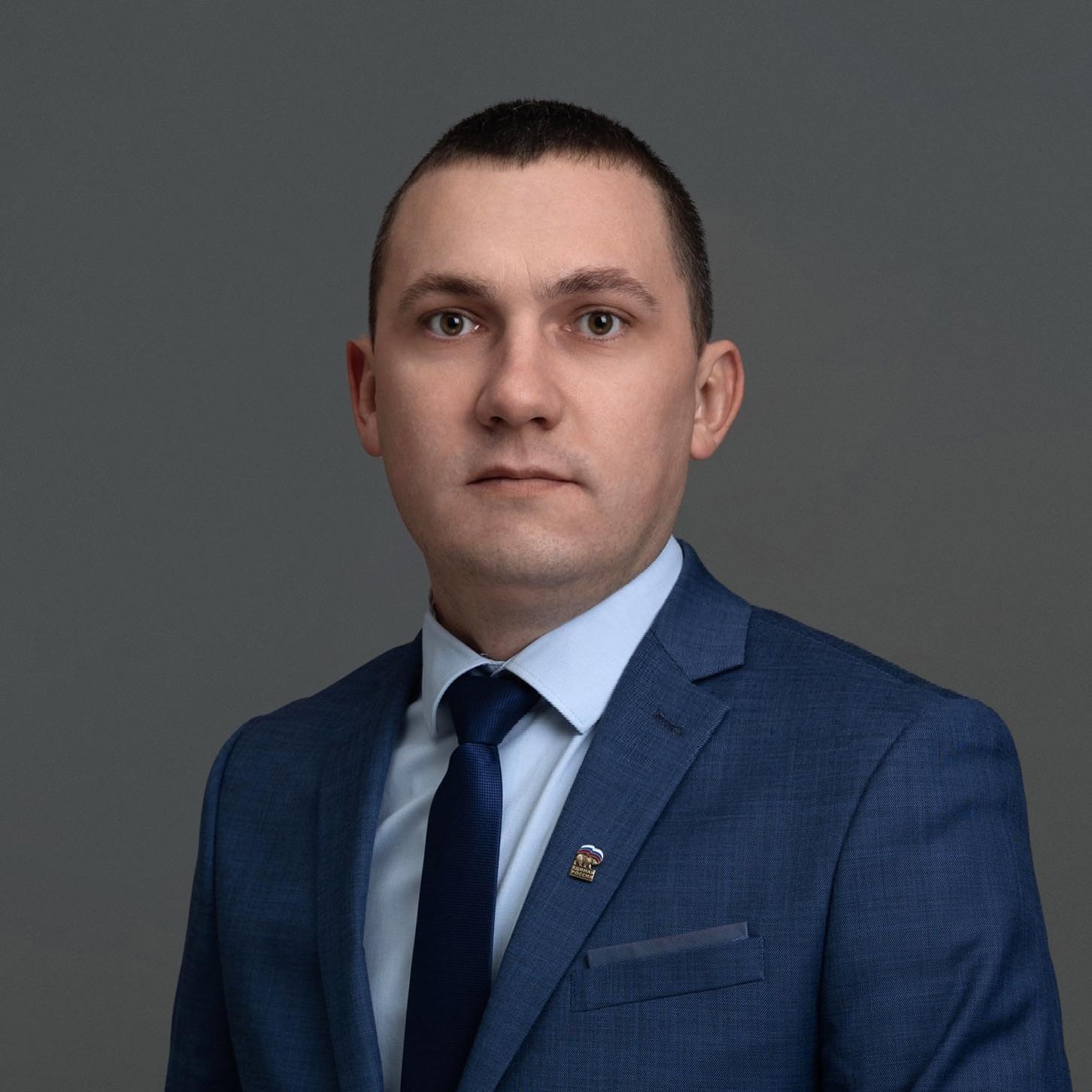 <p>Александр Савельев</p>