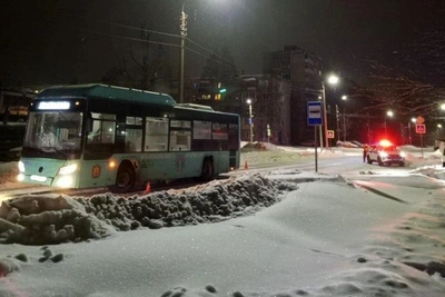 В Архангельске автобус насмерть сбил пешехода