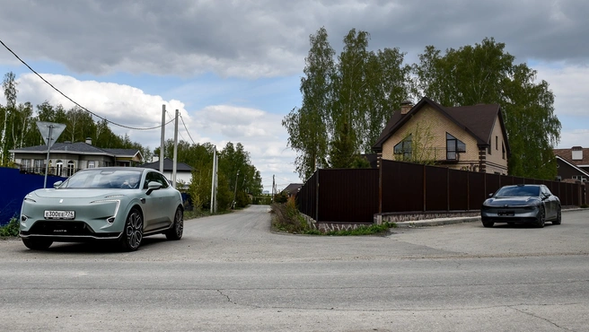 Электрокары впали в немилость: с начала 2025 года утильсбор для них повысился в 20 раз, а сейчас грозит дополнительное повышение из-за мощностного коэффициента. Уточним, что при фискальных расчетах учитывается так называемая 30-минутная мощность электромобиля или гибрида, которая обычно в 2–3 раза ниже максимальной | Источник: Артем Краснов