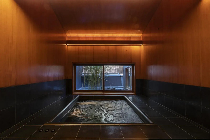 Бывший дом Кензо Такады в Париже выставлен на продажу