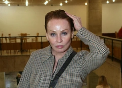 «Актриса подала на банкротство»: подруга Эппле хочет лишить ее звания заслуженной артистки из-за многомиллионного долга