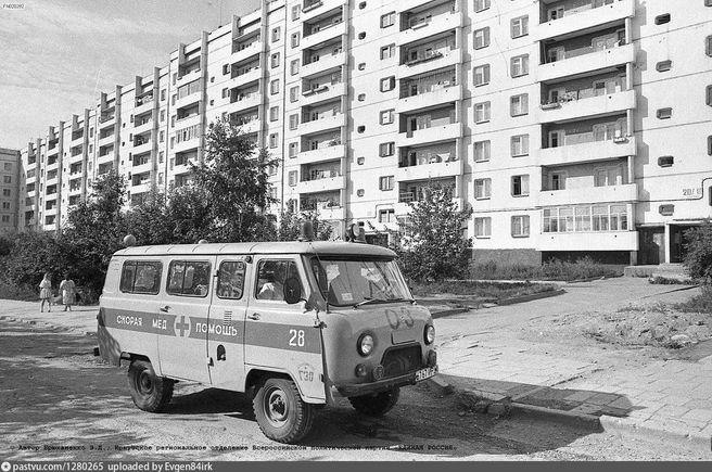 Потому что найти нужный подъезд здесь&nbsp;— задача со звездочкой | Источник: Эдгар Брюханенко / pastvu.com