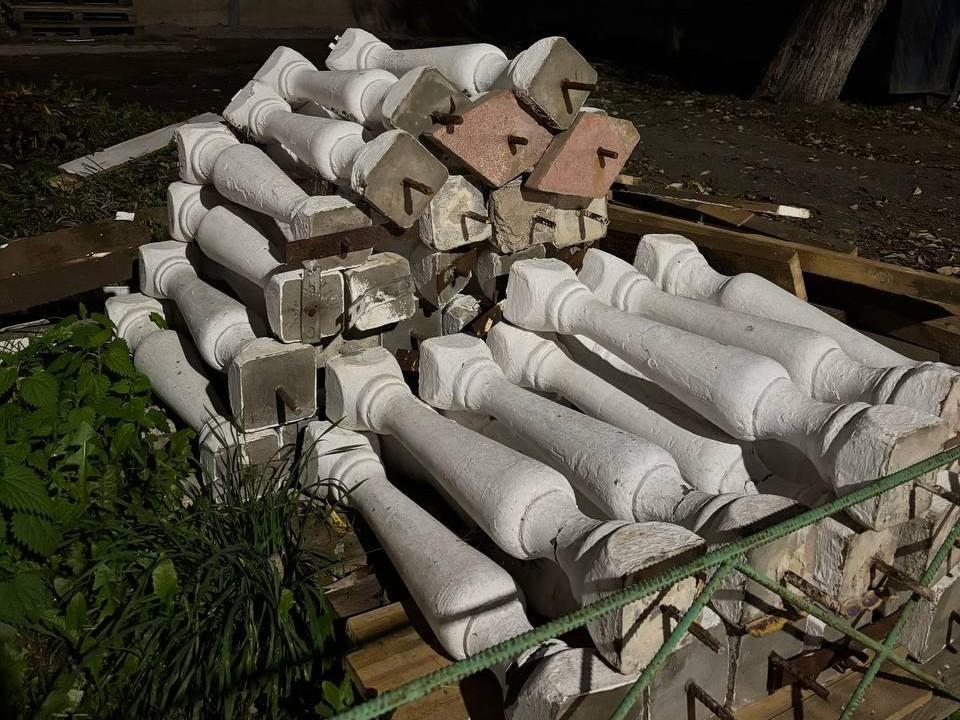 Ремонт на полмиллиарда: в Ярославле разобрали фасад дома артистов цирка — фото