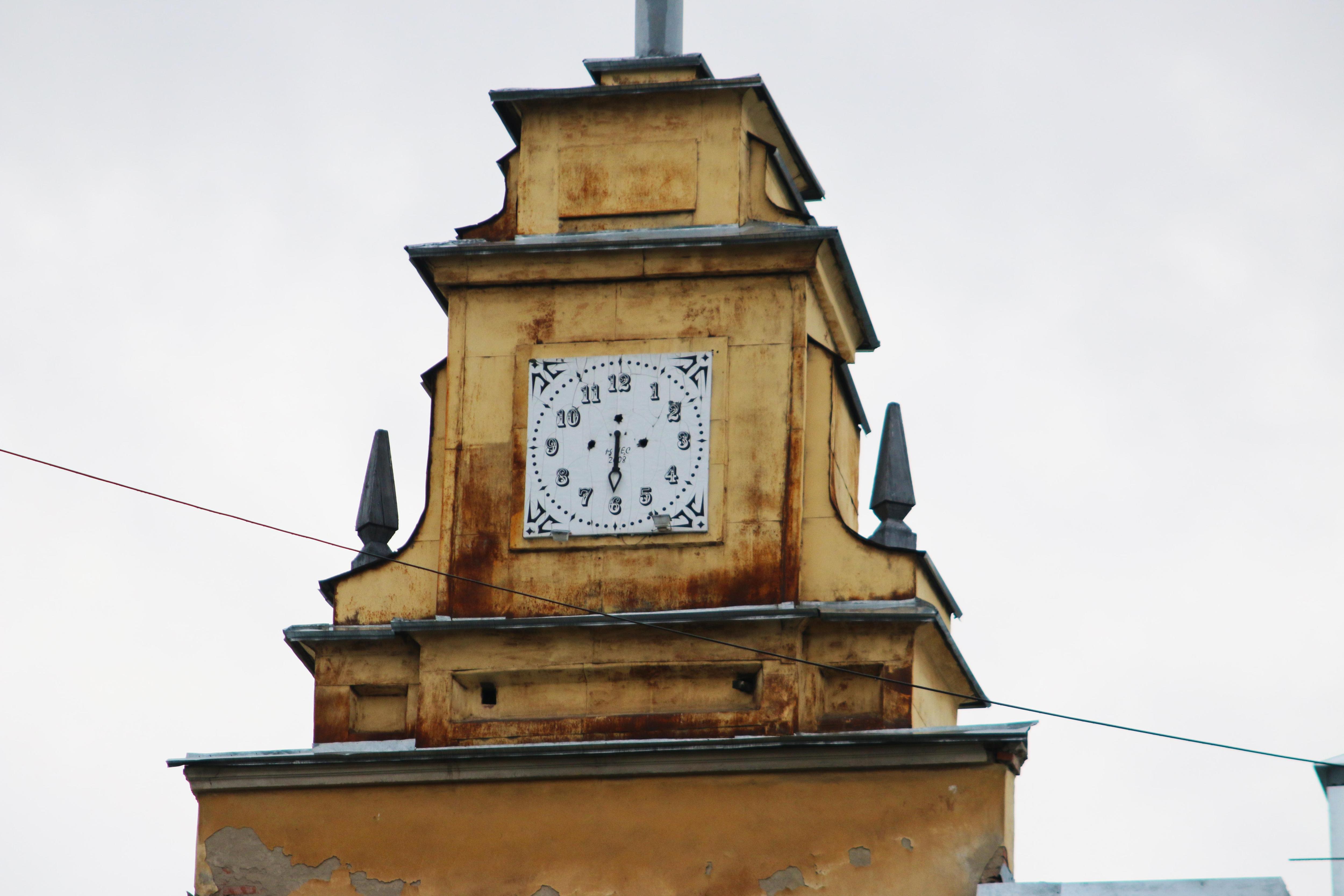 Специальная школа № 20 на улице Ушинского. Там работает мама с недавних пор самого высокооплачиваемого хоккеиста мира Кирилла Капризова — Наталья | Источник: Игорь Епифанцев / NGS42.RU