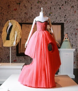 Выставка в честь 25-летия Viktor & Rolf в Роттердаме