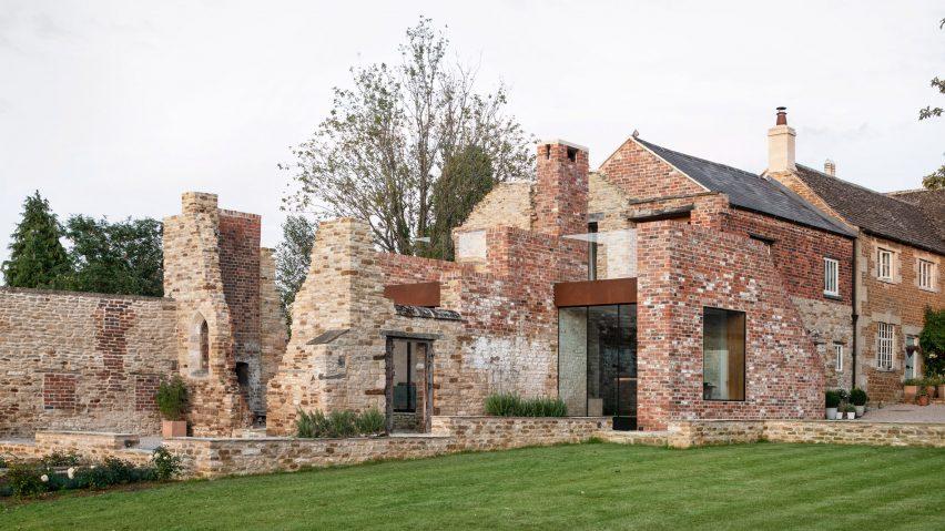 10 домов, где руины стали органичной частью интерьера | Источник: архив пресс-служб