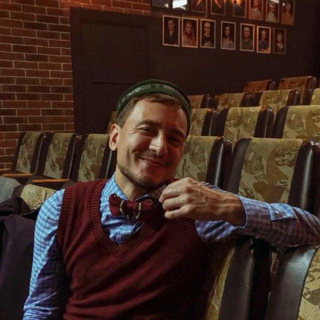 Павел говорит, что он всегда выбирает не театр, а сам спектакль | Источник: Павел Чичулин / Личный архив