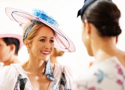 Melbourne Cup Carnival: что носят гости и гостьи «австралийского Royal Ascot»
