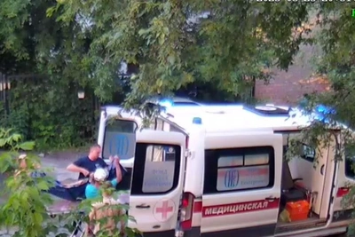 На Эльмаше двое напали с ножом на знакомого