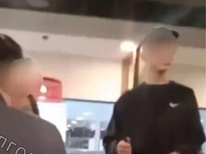 Инициатором конфликта, судя по информации из соцсетей, был подросток | Источник: Волгоград Без Цензуры / Telegram