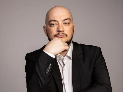 Актер театра и телеведущий Роман Юнусов: «Похудел за счет правильного питания»