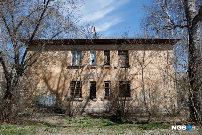Расселенный дом на Дуси Ковальчук, 4а на картах уже давно отмечен просто как сооружение | Источник: Андрей Бортко / NGS.RU