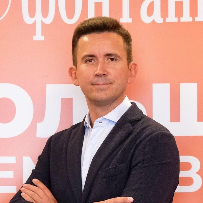 <p>Алексей Попов</p>