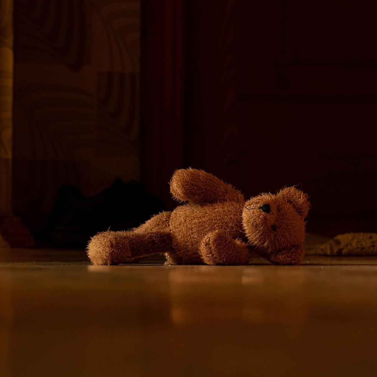 В Казани 39-летний мужчина убил жену на глазах у трехлетнего сына и сломал ему руки — малыш в реанимации