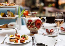 Five o’clock tea: Гранд Отель Европа приглашает на весеннее чаепитие в лучших императорских традициях
