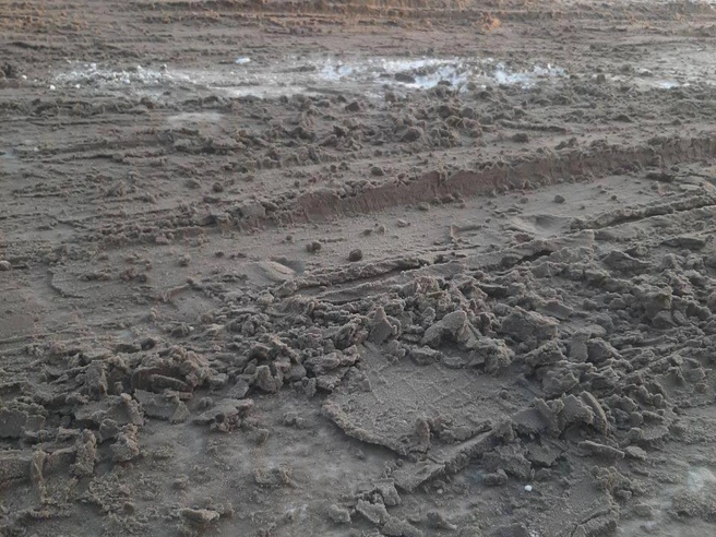 Спорный участок, за который не отвечают ни городские власти, ни автовокзал. Фотография сделана 12 декабря. | Источник: читатель 74.RU