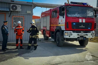 Десяток пожарных машин съехался на ТЭЦ под Екатеринбургом