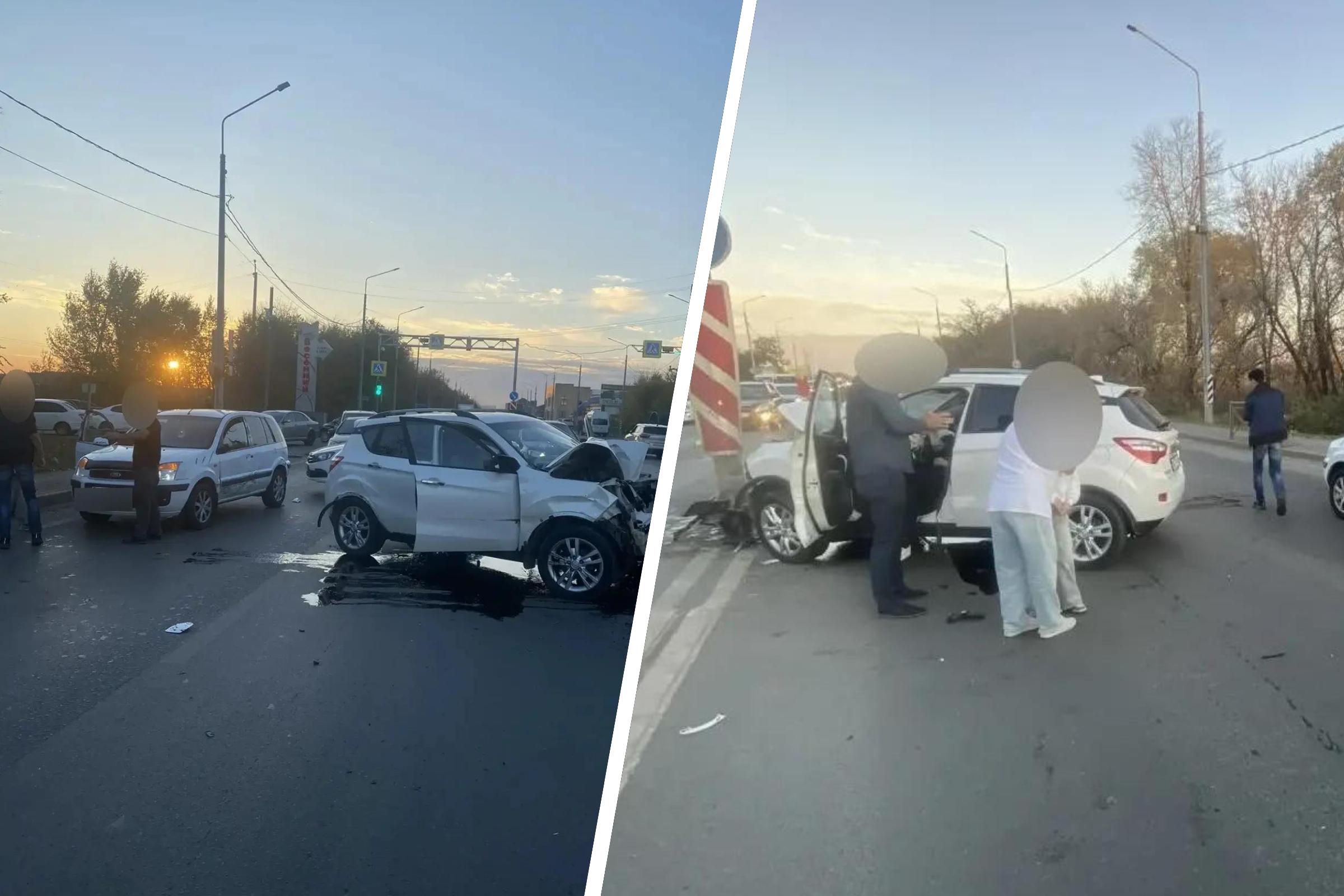 В двух жестких ДТП в Оренбурге пострадали четыре человека. В обеих авариях разбились «Форды-Фокусы»