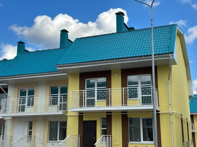В Скандинавии все фасады окрашивают в яркие цвета, чтобы горожане зимой не грустили. Летние оттенки прекрасно поднимают настроение | Источник: ГК «Корпорация МАЯК»