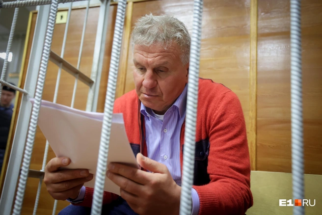 Олигарх Алексей Бобров во время избрания меры пресечения — в этом году он потерял не только бизнес, но и свободу | Источник: Владислав Лоншаков / E1.RU
