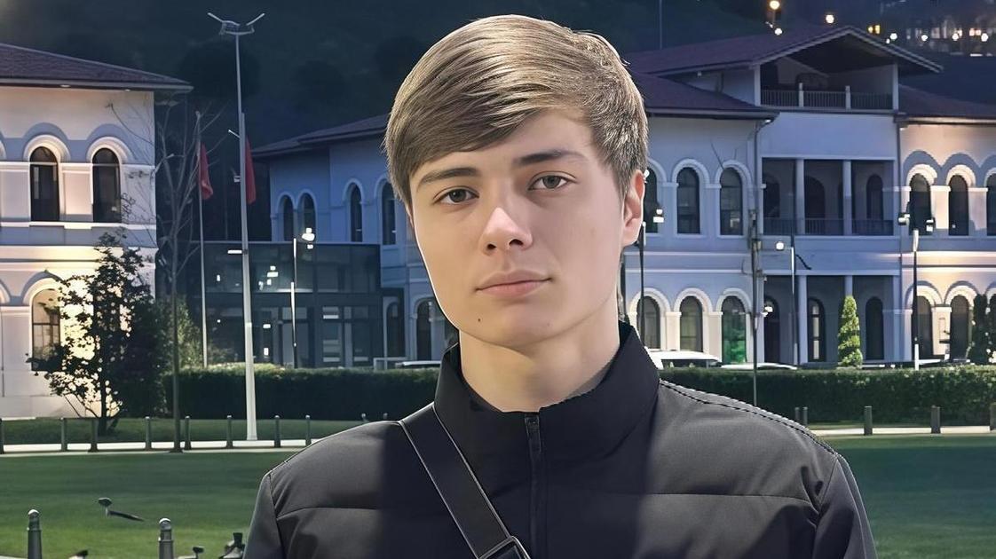 Пакет на голове и странная записка: в Турции расследуют загадочную смерть 20-летнего россиянина