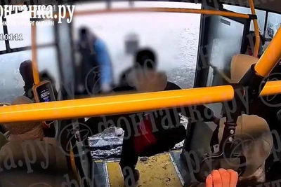 Teenager Threatens Bus Driver with Knife in Pushkin