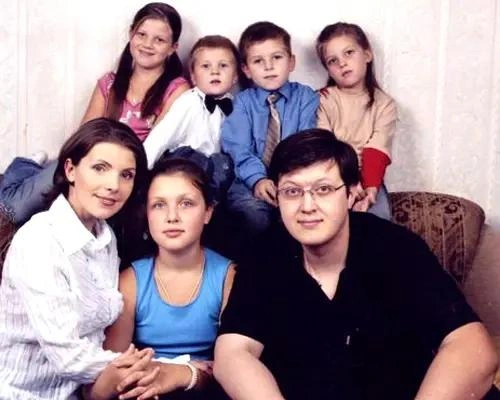 Денис Золотухин и его семья | Источник: wellnesso.ru