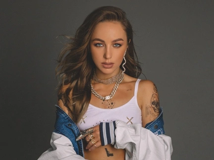 Ида Галич, Елка или Мари Краймбрери? Одна из звезд сыграет свадьбу на LiveFest в Сочи