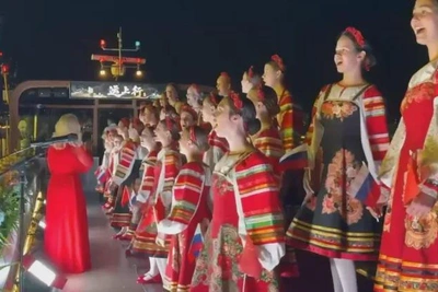 Хор «Детство» взял золото в Пекине и спел на Гранд-канале