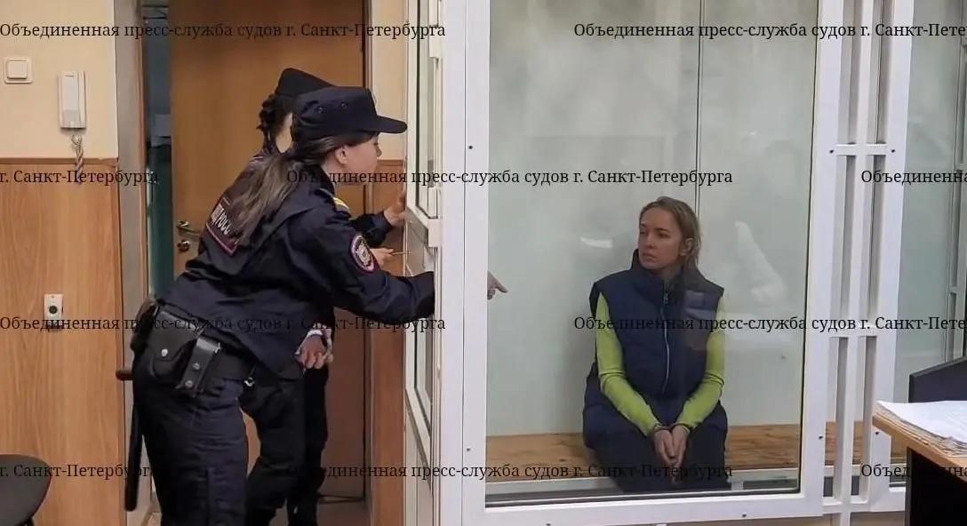 Насильно накачала ребенка уксусом и бросила в озеро, надеялась, что не выживет — мать жестоко пытал…